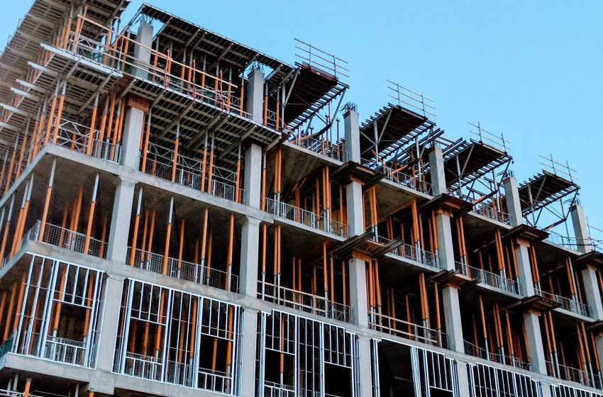 Vrei sa iti construiesti casa de la zero? Iata cum te poate ajuta o firma de constructii!